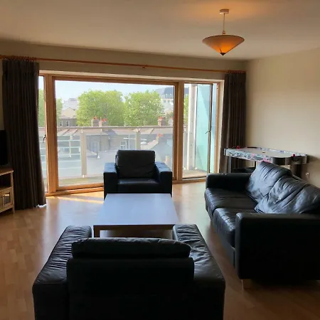Apartament Macken Street Self Catering *